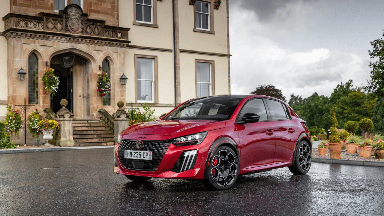E-208 GTi: Το μικρό Peugeot που μετατράπηκε σε ηλεκτρικό πυραυλάκι