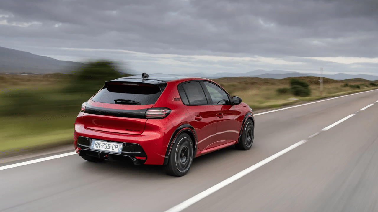 E-208 GTi: Το μικρό Peugeot που μετατράπηκε σε ηλεκτρικό πυραυλάκι