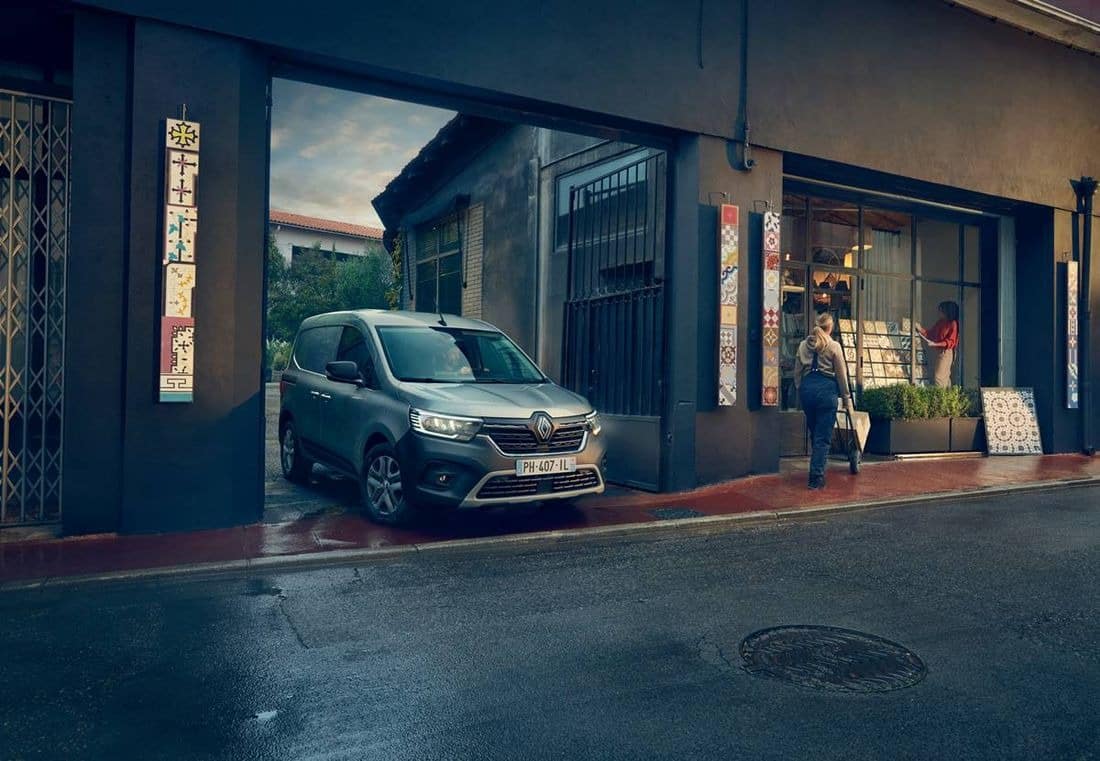 Η Renault αναβαθμίζει το ηλεκτρικό Kangoo: Μεγαλύτερη αυτονομία, ταχύτερη φόρτιση και έως 7 θέσεις