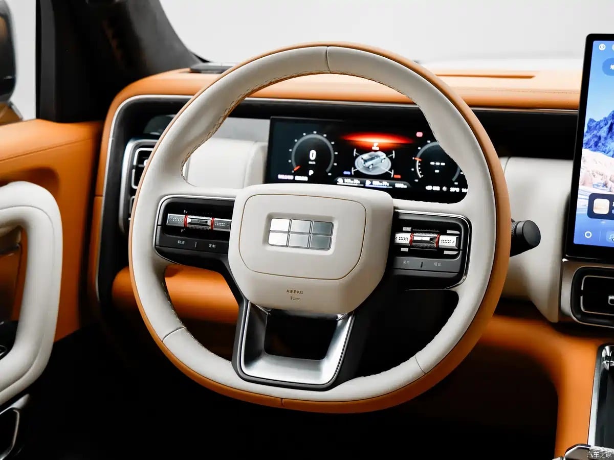 Geely Battleship 700 - 10.000 παραγγελίες σε 12 λεπτά και 1.128 PS για το SUV που... κολυμπάει