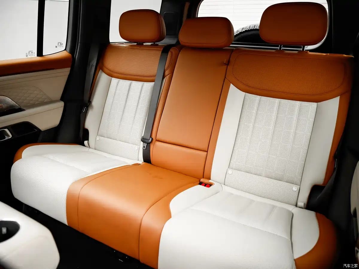 Geely Battleship 700 - 10.000 παραγγελίες σε 12 λεπτά και 1.128 PS για το SUV που... κολυμπάει