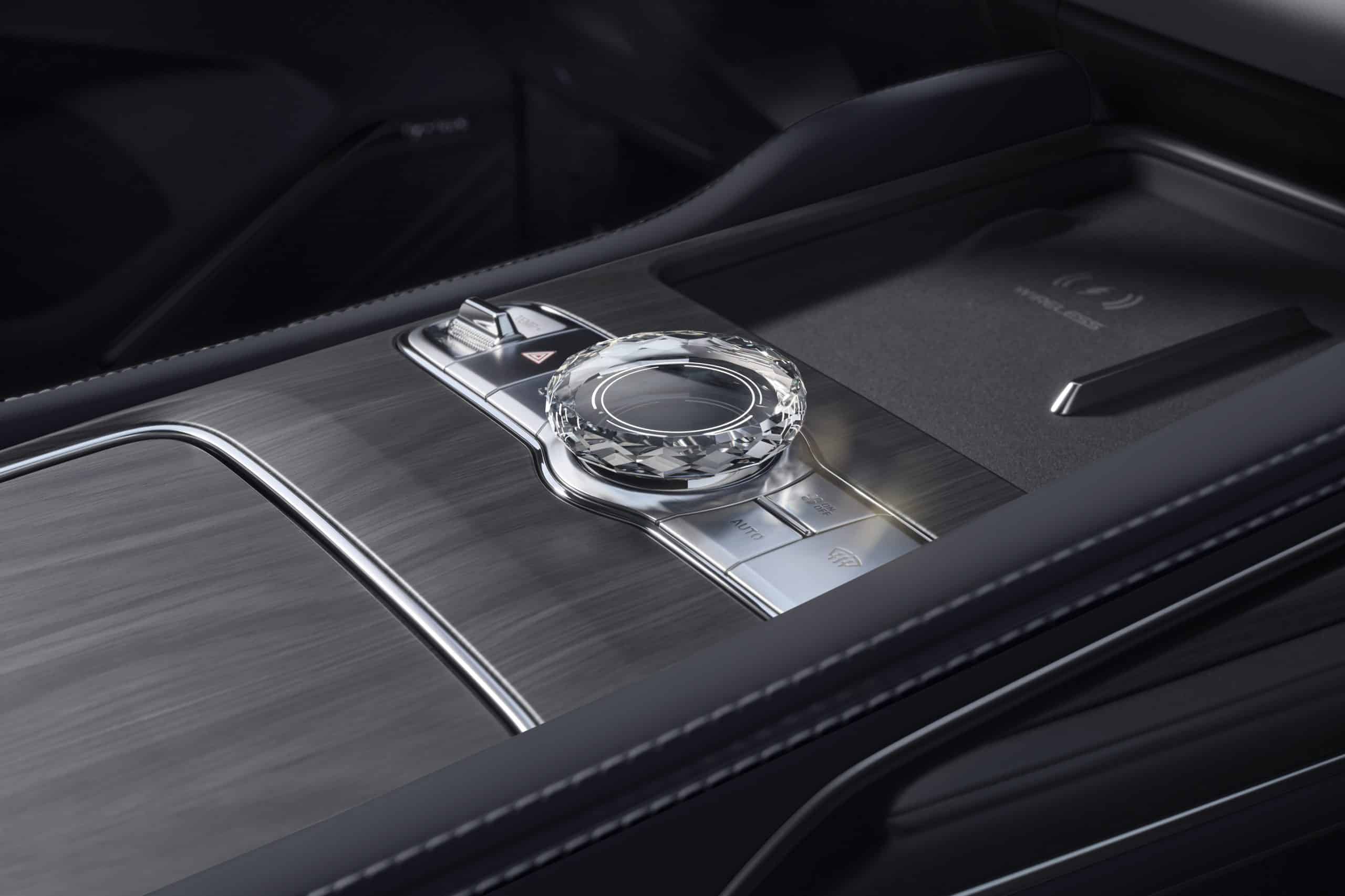 Το Geely Monjaro EM-i πραγματοποιεί την ευρωπαϊκή του πρεμιέρα στο Σαλόνι Αυτοκινήτου του Παρισιού