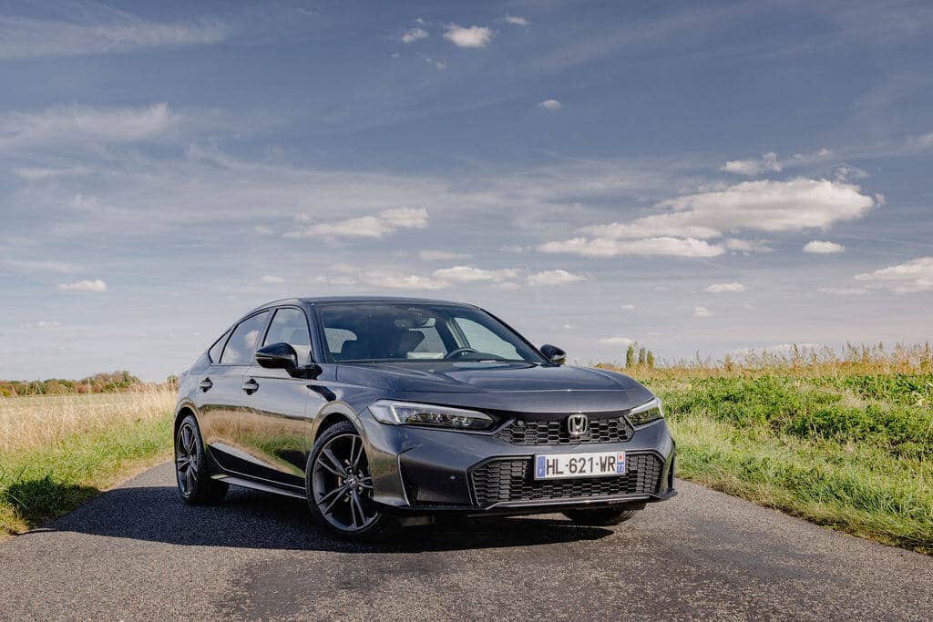 Η Honda αλλάζει το παιχνίδι στα υβριδικά της Civic και HR-V