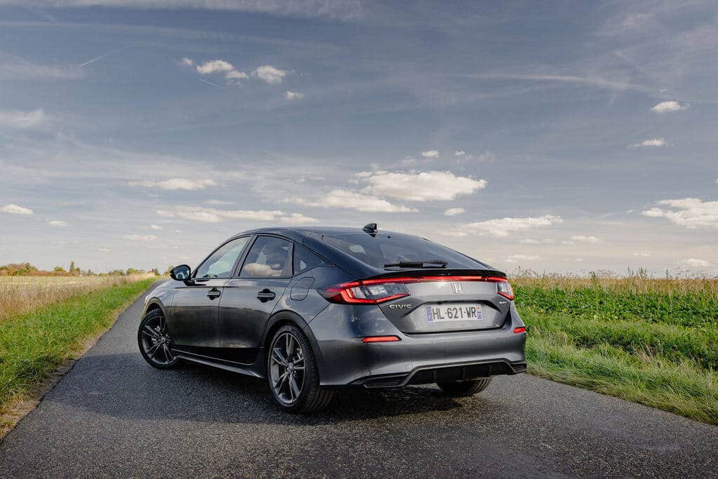 Η Honda αλλάζει το παιχνίδι στα υβριδικά της Civic και HR-V