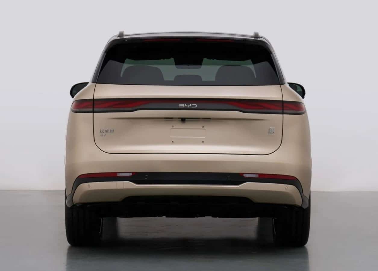 700 PS και τετρακίνηση για το νέο BYD Tang EV