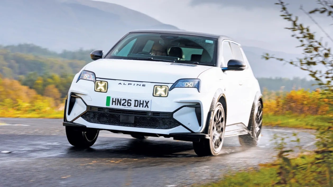 Peugeot E-208 GTi vs Alpine A290: Γαλλικός εμφύλιος στα ηλεκτρικά hot hatch