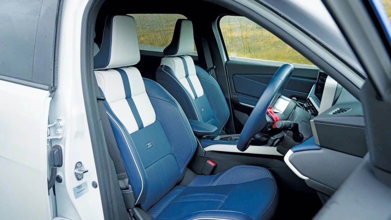 Peugeot E-208 GTi vs Alpine A290: Γαλλικός εμφύλιος στα ηλεκτρικά hot hatch