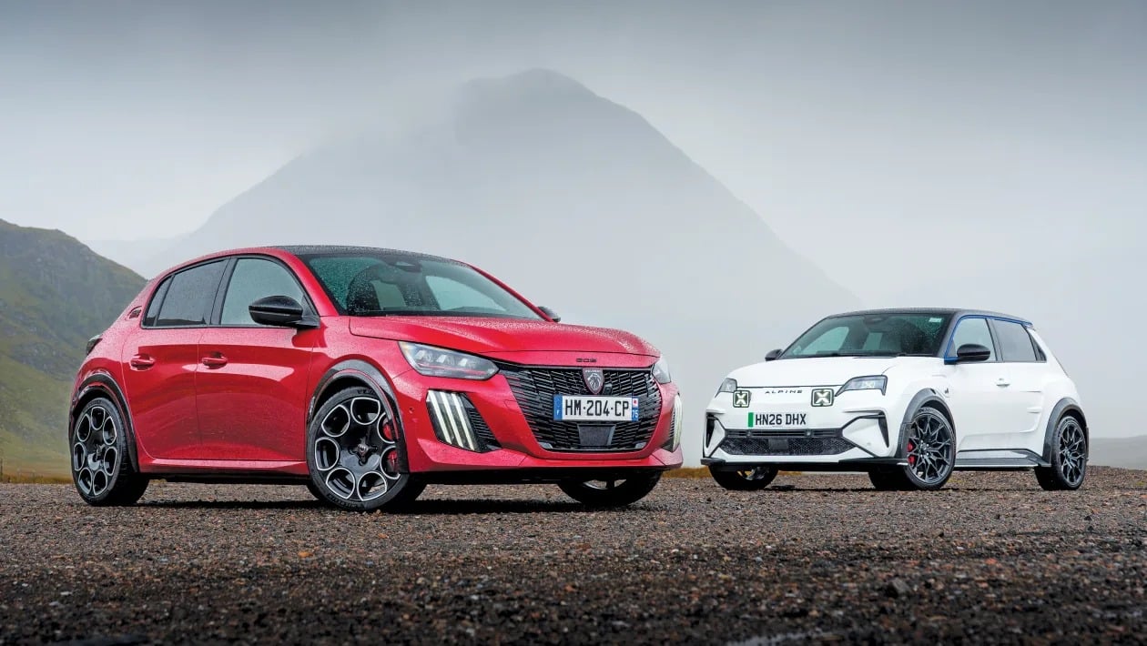 Peugeot E-208 GTi vs Alpine A290: Γαλλικός εμφύλιος στα ηλεκτρικά hot hatch