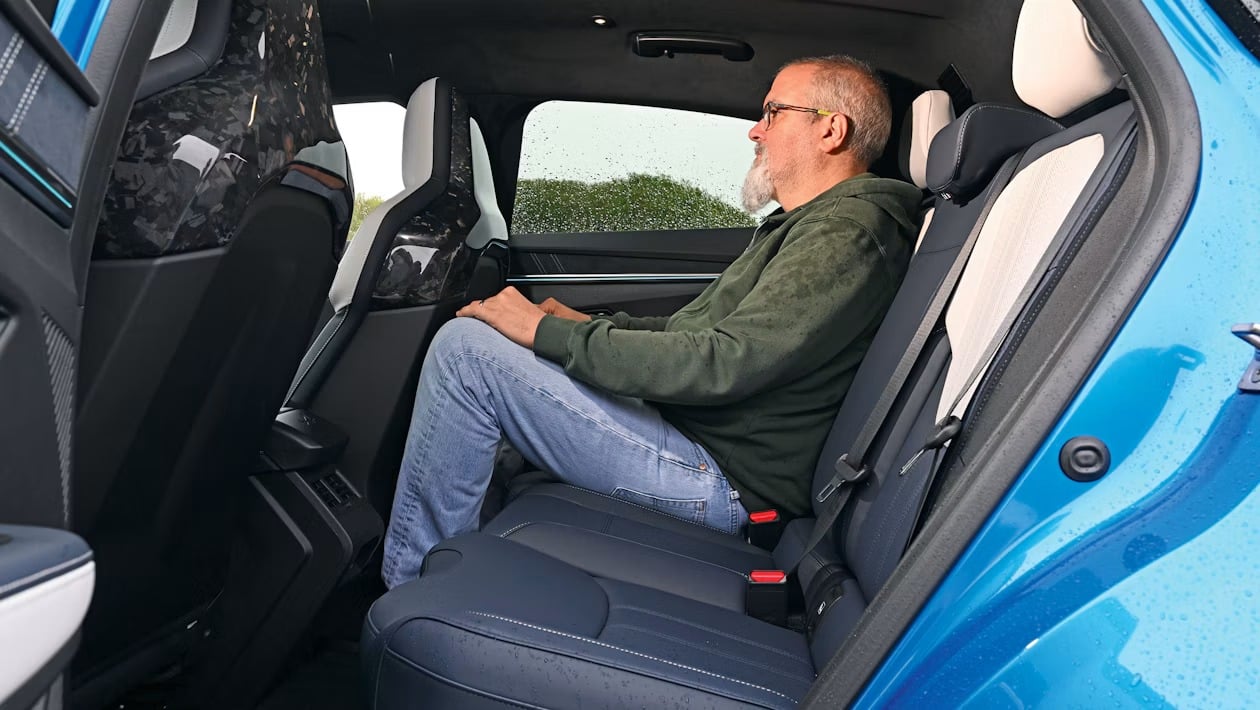 Porsche Macan vs Alpine A390: Tα πιο σπορ EV SUV έρχονται αντιμέτωπα