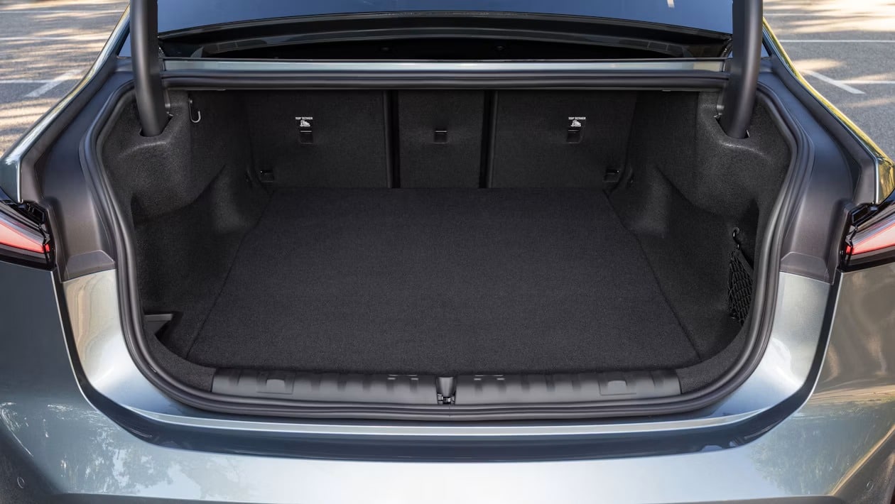 BMW i3: Αυτή η ηλεκτρική Σειρά 3 ξεπερνά τα 900 χιλιόμετρα!