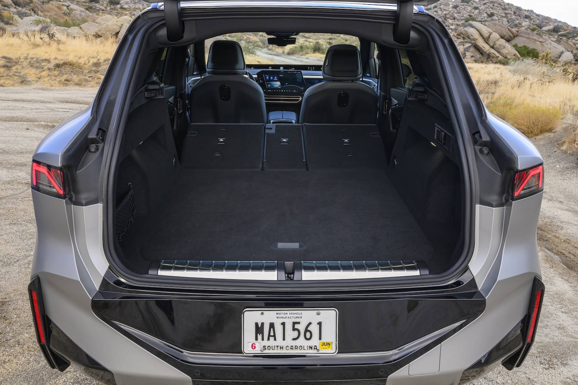 BMW iX5: Το ηλεκτρικό SUV που «καταπίνει» 800 χλμ. με μία φόρτιση