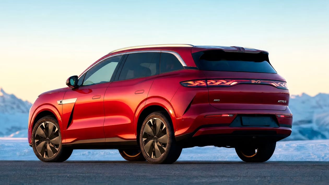 BYD Atto 8: Το γιγαντιαίο νέο 7θέσιο SUV, «ανάβει τα φώτα» σε Kia EV9 και Skoda Peaq