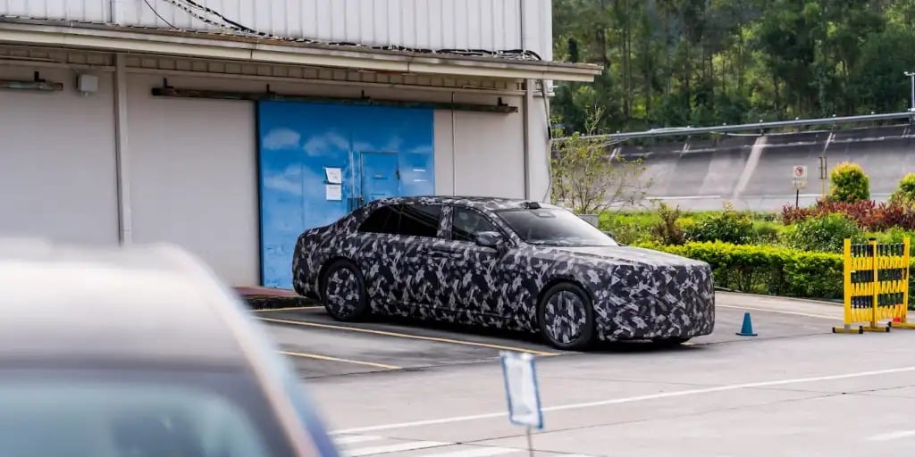 Η BYD βάζει στο στόχαστρο τη Rolls-Royce με μια ηλεκτρική λιμουζίνα-τέρας
