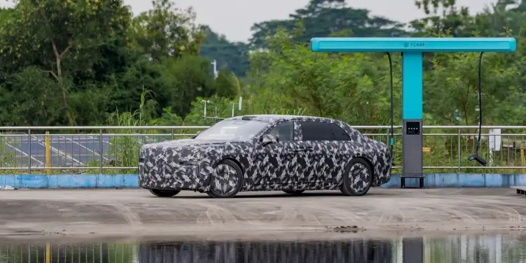 Η BYD βάζει στο στόχαστρο τη Rolls-Royce με μια ηλεκτρική λιμουζίνα-τέρας