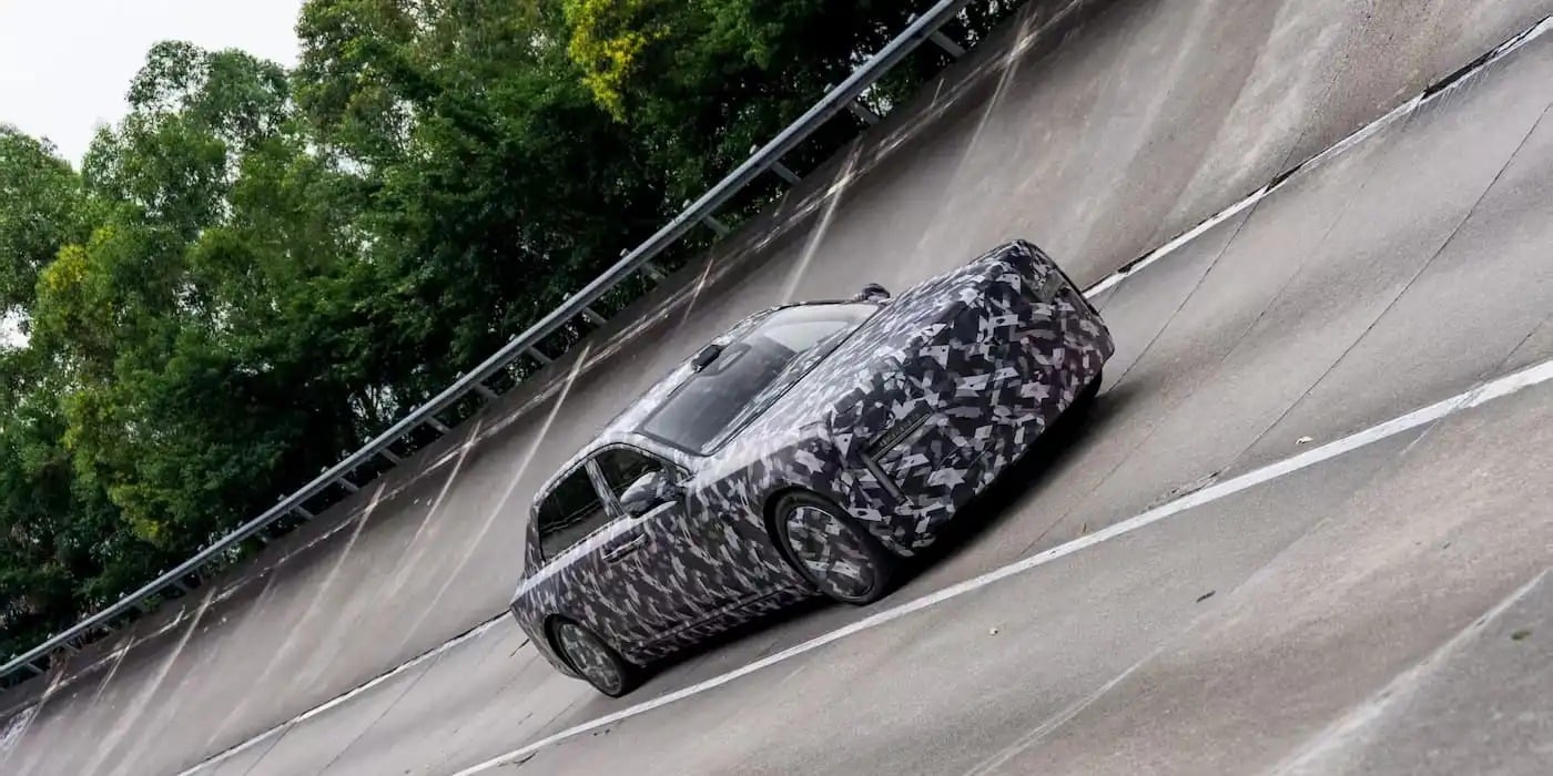 Η BYD βάζει στο στόχαστρο τη Rolls-Royce με μια ηλεκτρική λιμουζίνα-τέρας