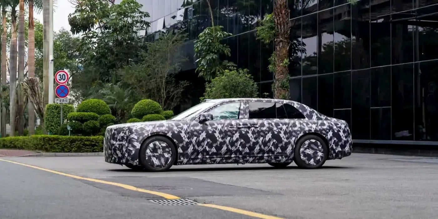 Η BYD βάζει στο στόχαστρο τη Rolls-Royce με μια ηλεκτρική λιμουζίνα-τέρας