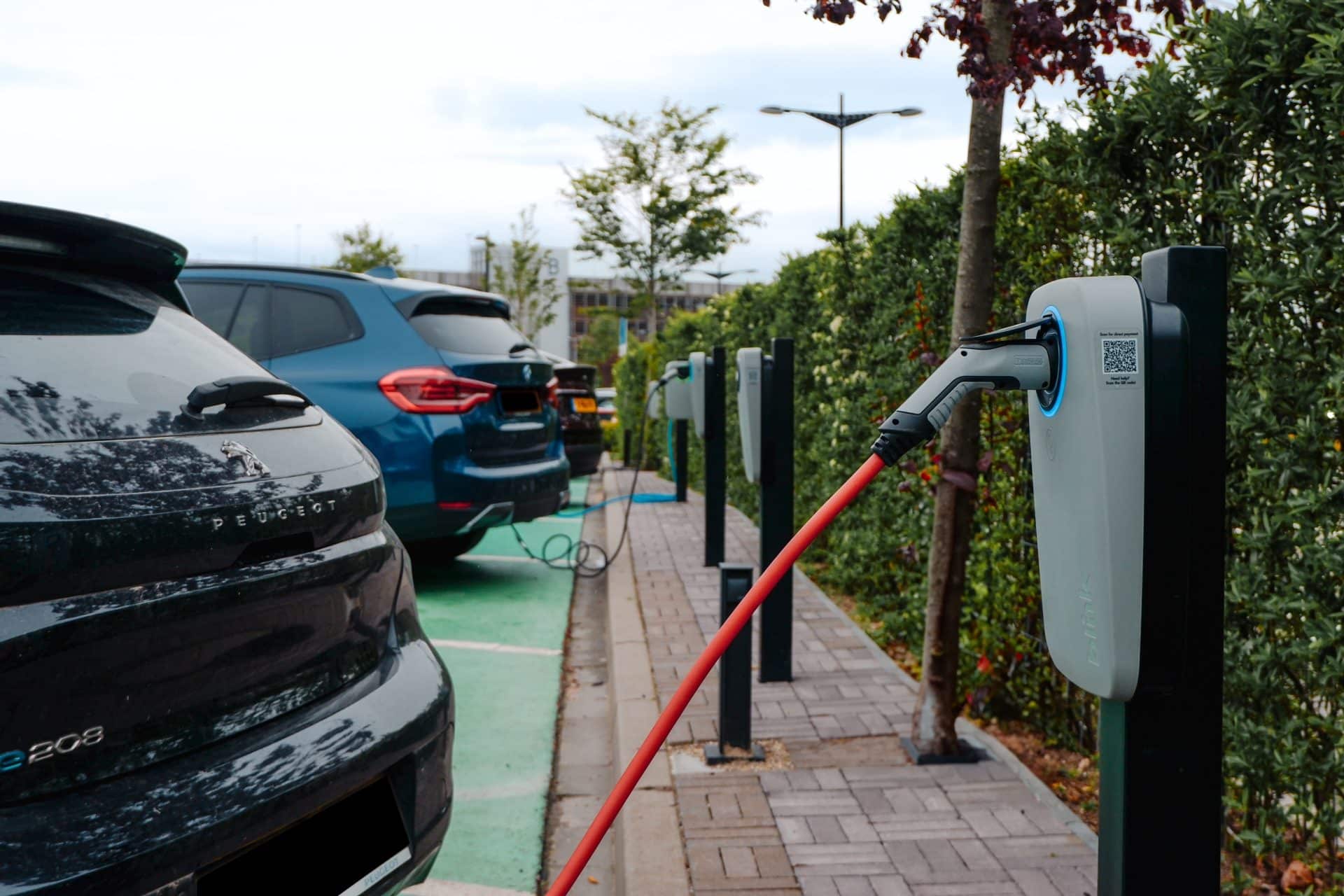 Blink Charging Hellas: Στρατηγικές συνεργασίες με κορυφαίους Oμίλους του κλάδου ακινήτων