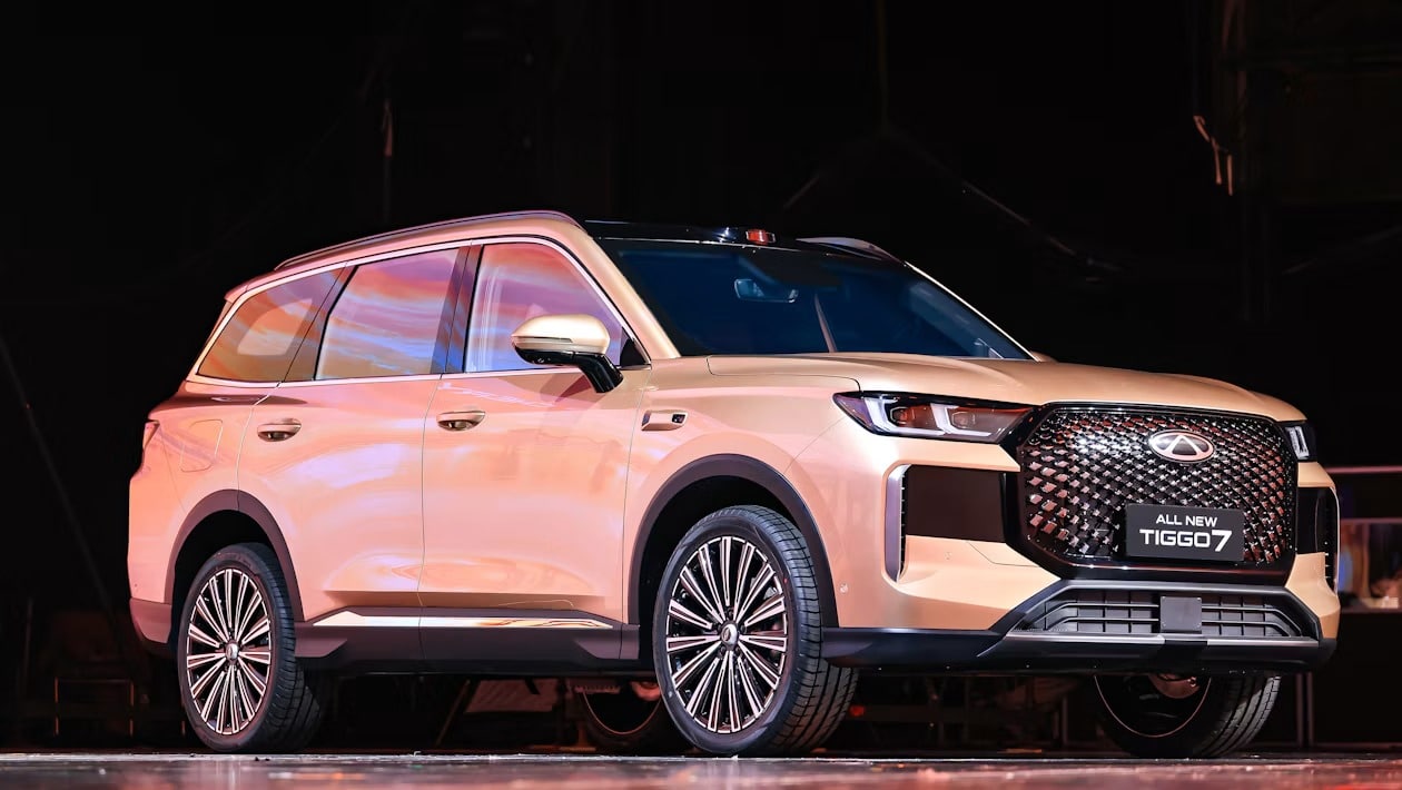 Νέο Chery Tiggo 7: Αλλαγές στην καμπίνα και υβριδικοί κινητήρες