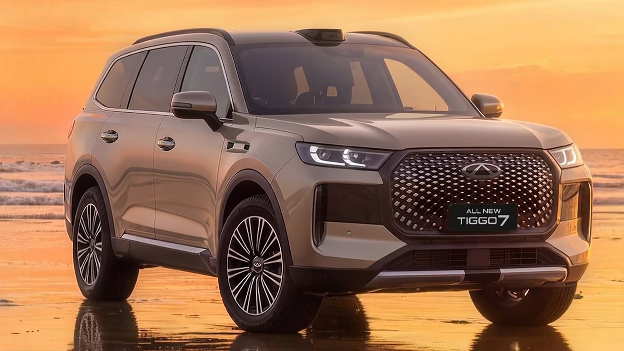 Νέο Chery Tiggo 7: Αλλαγές στην καμπίνα και υβριδικοί κινητήρες