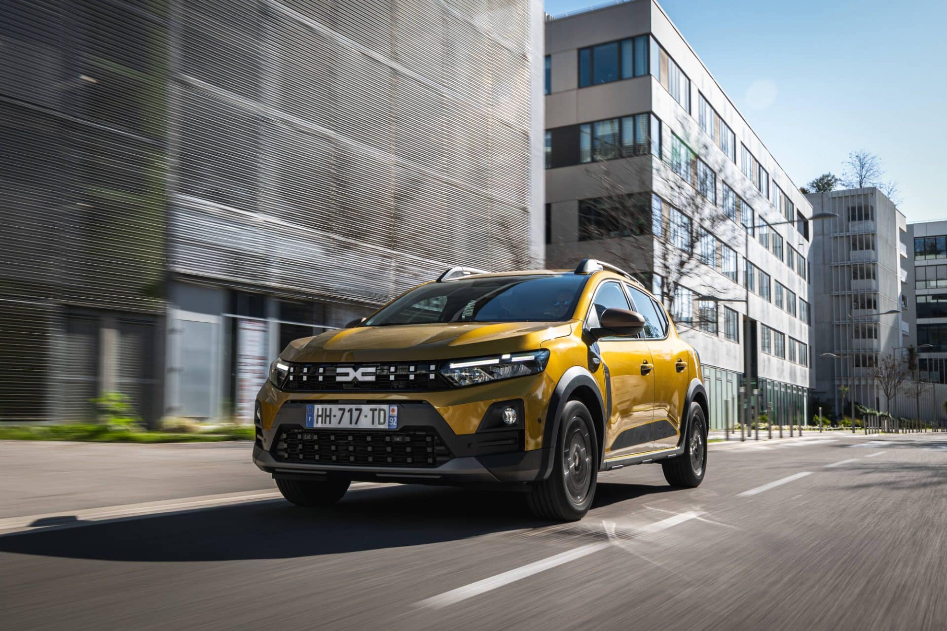 Dacia: Tα νέα υβριδικά SANDERO STEPWAY και JOGGER στην Ελλάδα - Τιμές