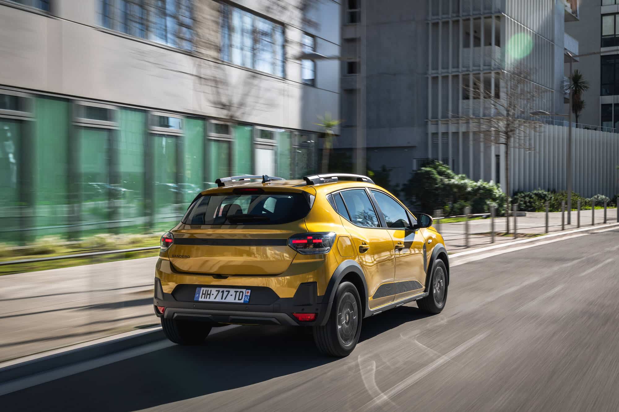 Dacia: Tα νέα υβριδικά SANDERO STEPWAY και JOGGER στην Ελλάδα - Τιμές
