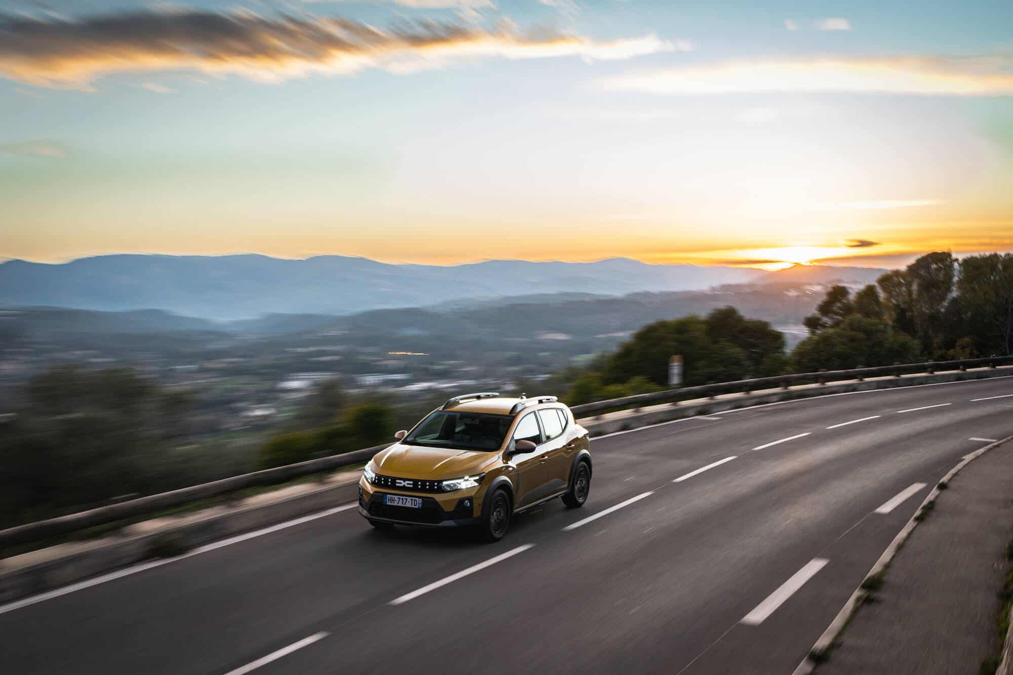 Dacia: Tα νέα υβριδικά SANDERO STEPWAY και JOGGER στην Ελλάδα - Τιμές