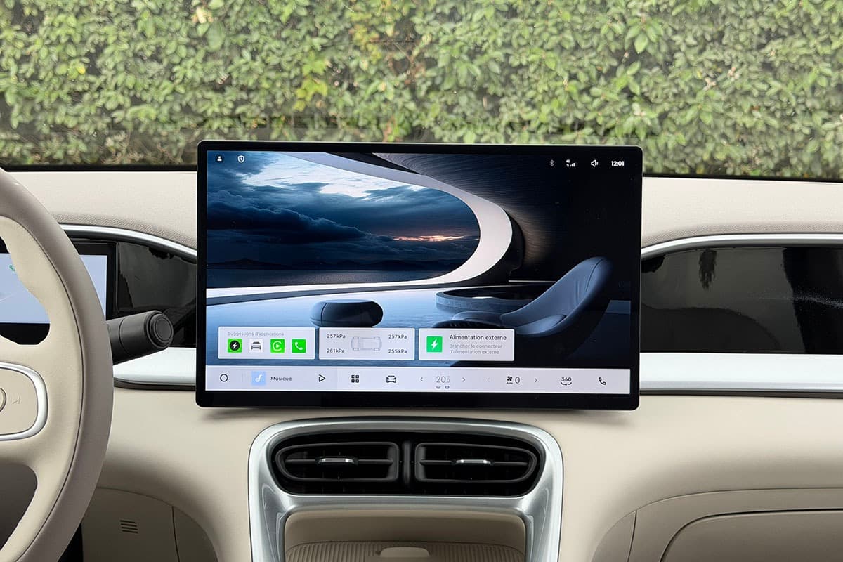 Geely E2: Πόσο καλός είναι ο Κινέζος αντίπαλος του Renault 5 E-Tech;