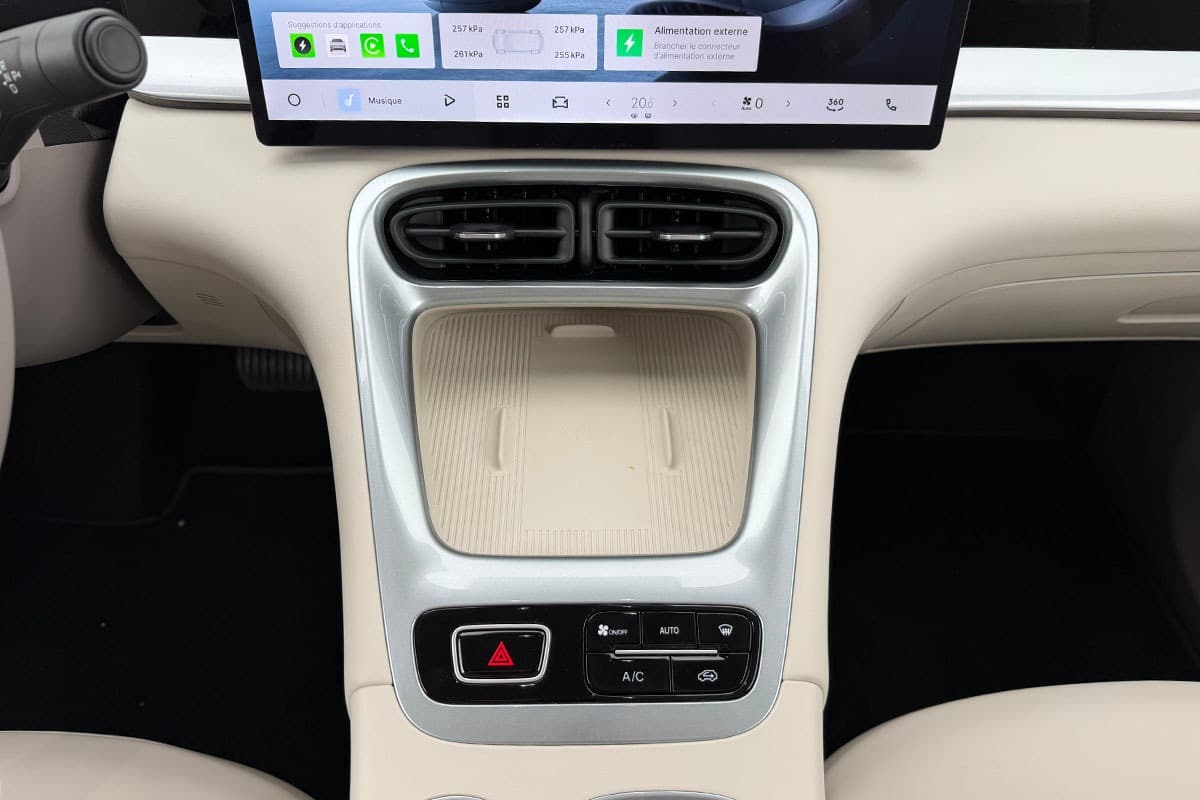 Geely E2: Πόσο καλός είναι ο Κινέζος αντίπαλος του Renault 5 E-Tech;