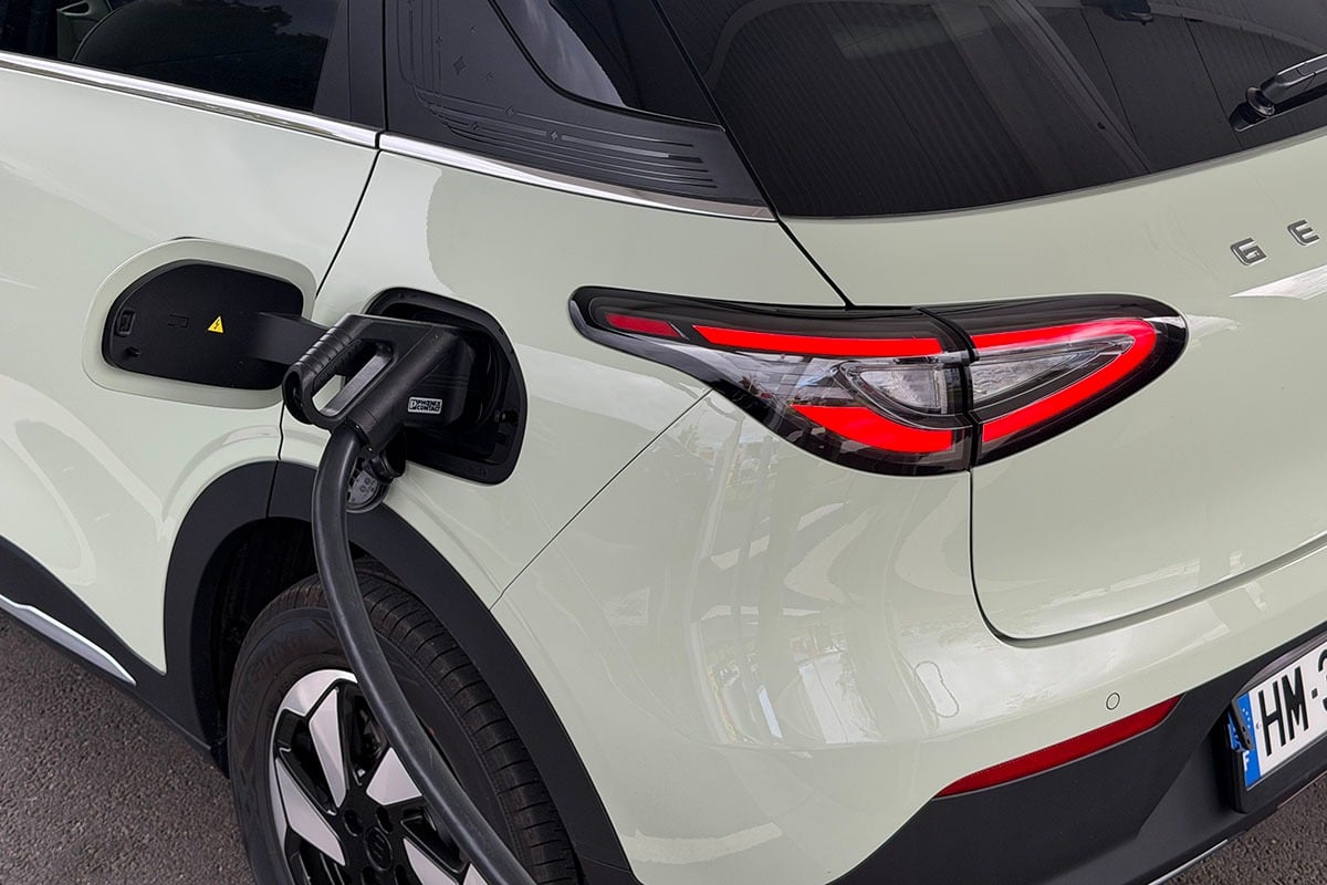 Geely E2: Πόσο καλός είναι ο Κινέζος αντίπαλος του Renault 5 E-Tech;