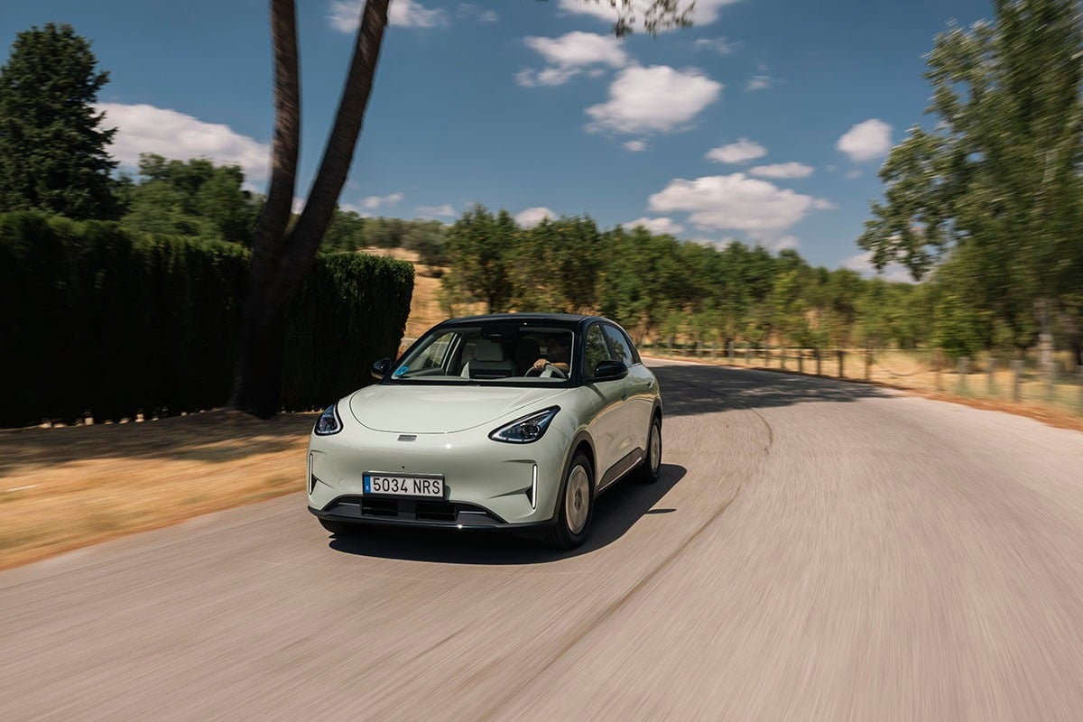 Geely E2: Πόσο καλός είναι ο Κινέζος αντίπαλος του Renault 5 E-Tech;