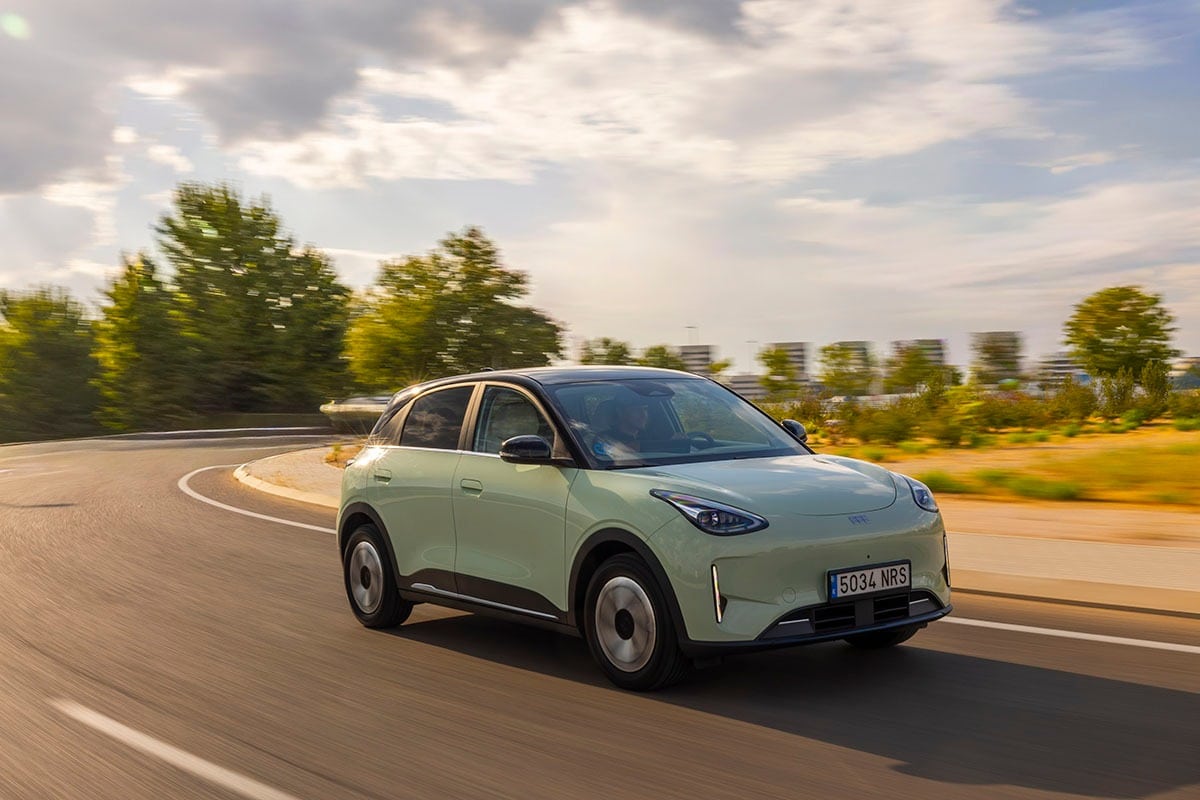 Geely E2: Πόσο καλός είναι ο Κινέζος αντίπαλος του Renault 5 E-Tech;