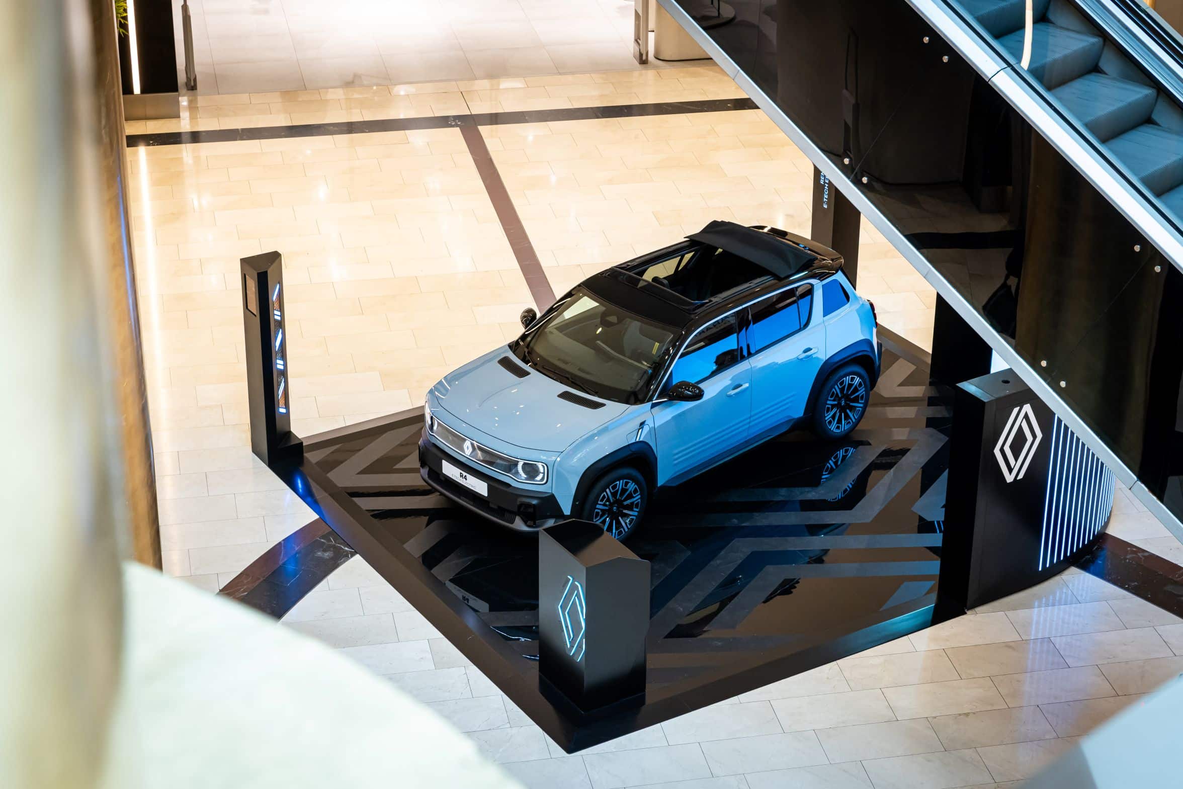 Το νέο Renault 4 E-Τech electric Canvas Roof στο Golden Hall