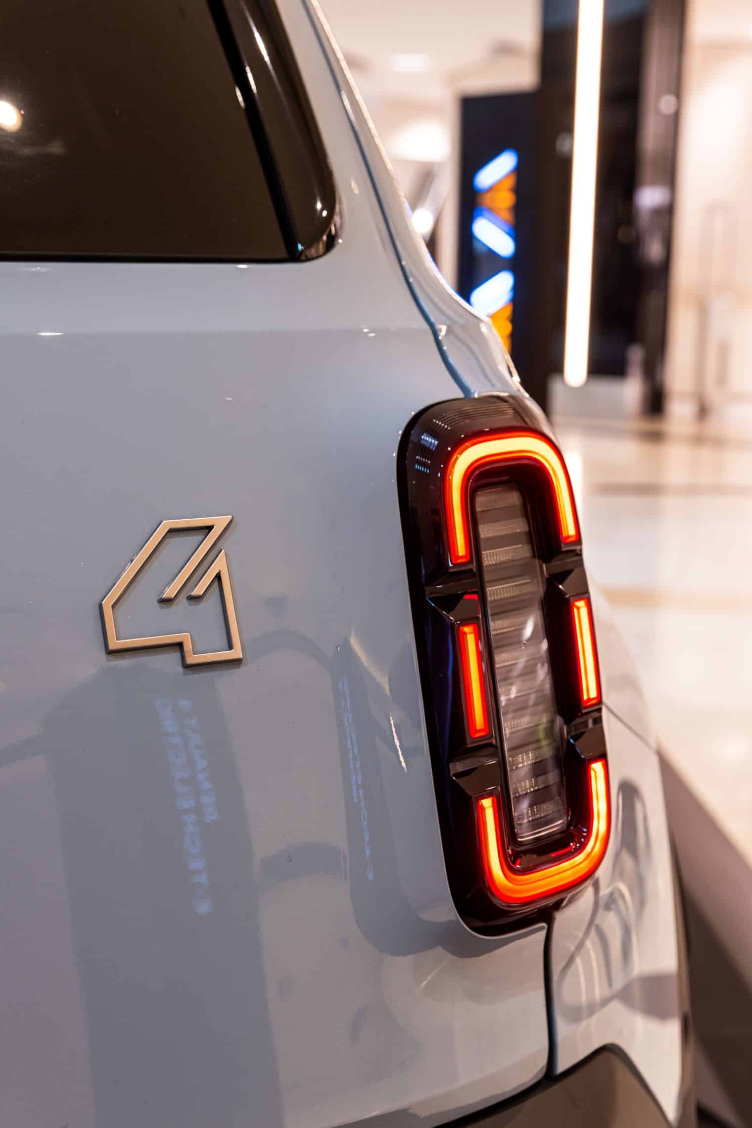 Το νέο Renault 4 E-Τech electric Canvas Roof στο Golden Hall