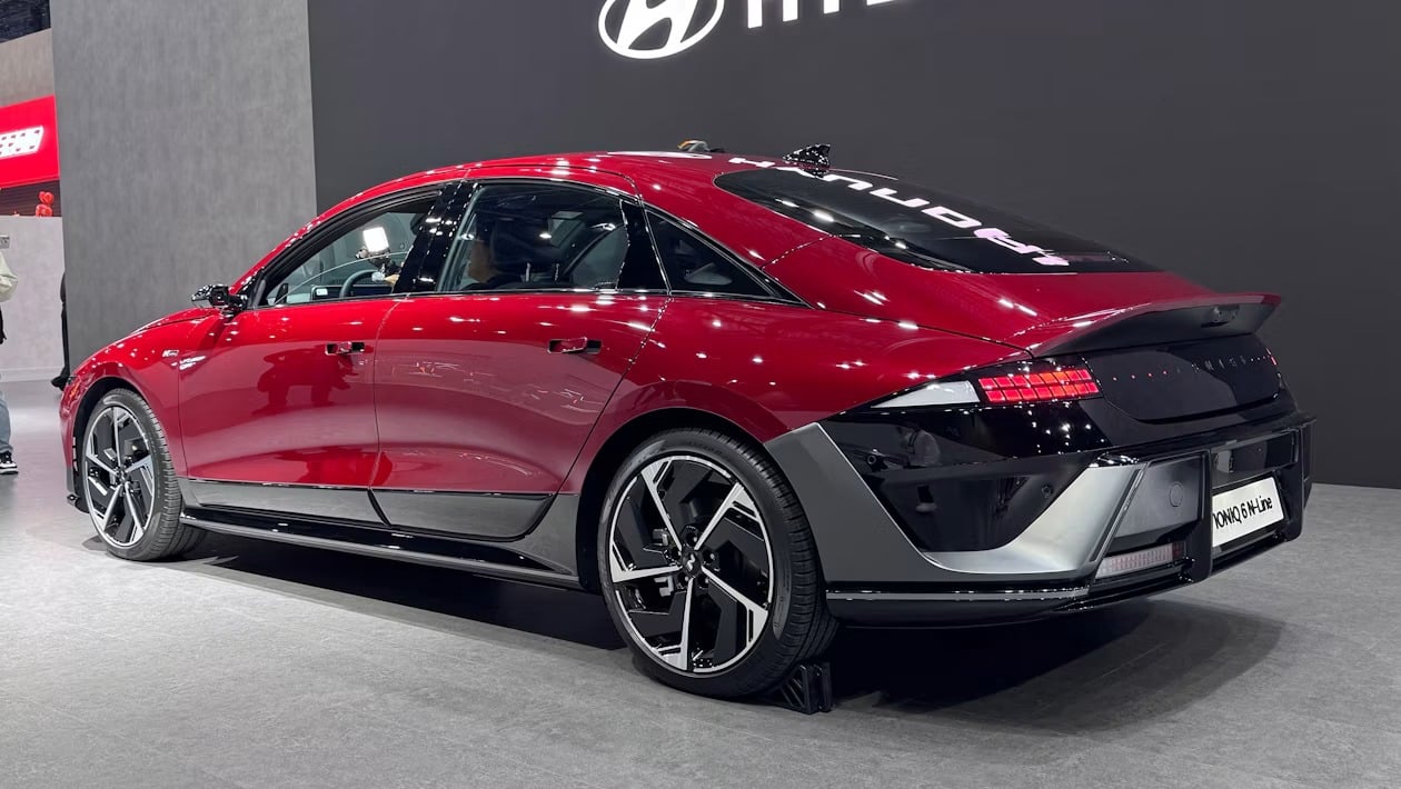 Νέο Hyundai Ioniq 6: Το ηλεκτρικό που θέλει να κλέψει τους πελάτες της Tesla