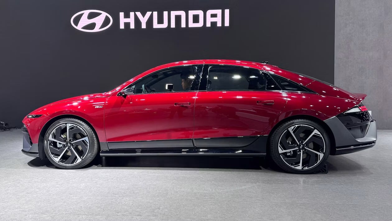 Νέο Hyundai Ioniq 6: Το ηλεκτρικό που θέλει να κλέψει τους πελάτες της Tesla