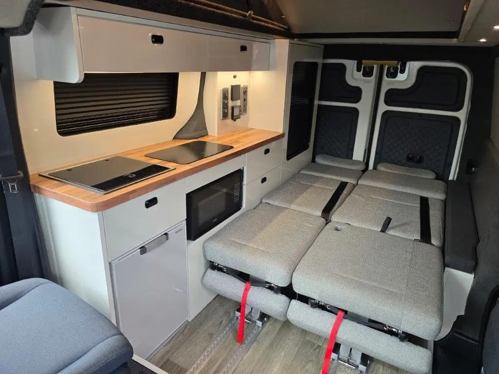 Kia PV5 i-Camper: Το ηλεκτρικό αυτοκινούμενο τροχόσπιτο με 2 διπλά κρεβάτια