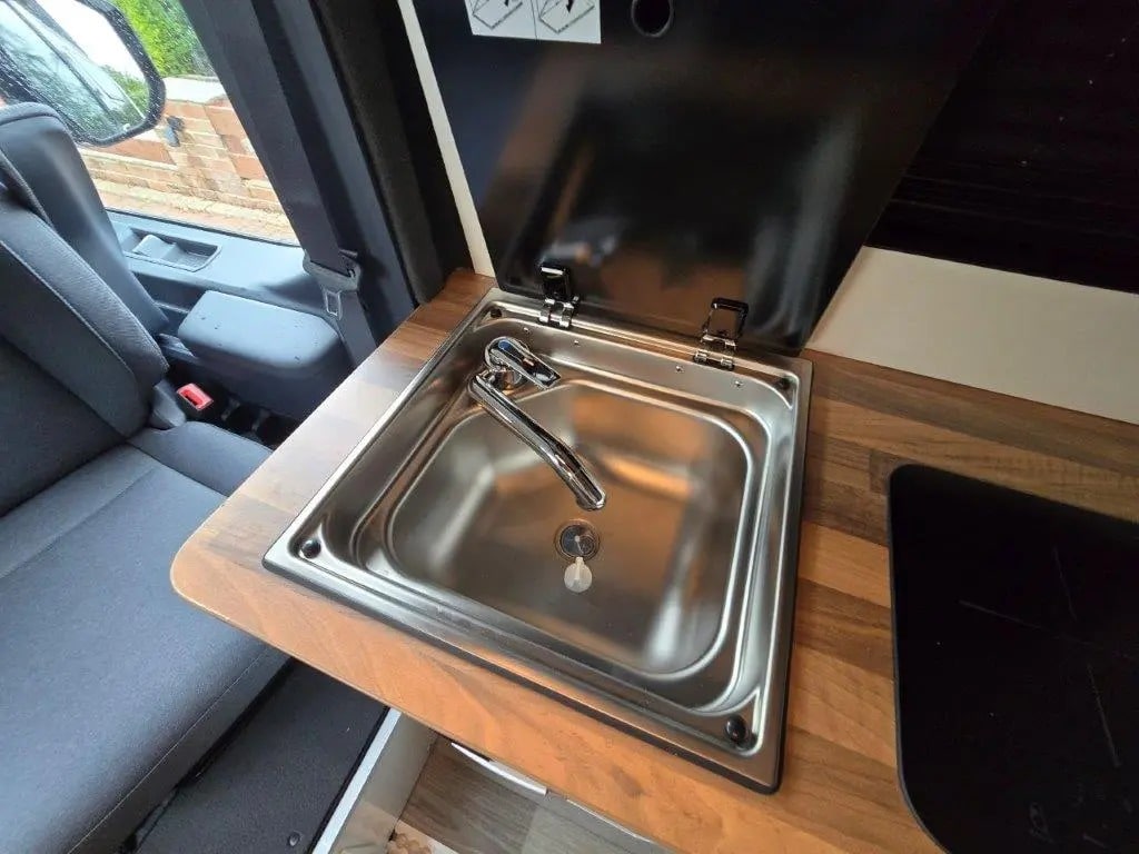 Kia PV5 i-Camper: Το ηλεκτρικό αυτοκινούμενο τροχόσπιτο με 2 διπλά κρεβάτια
