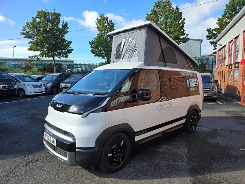 Kia PV5 i-Camper: Το ηλεκτρικό αυτοκινούμενο τροχόσπιτο με 2 διπλά κρεβάτια