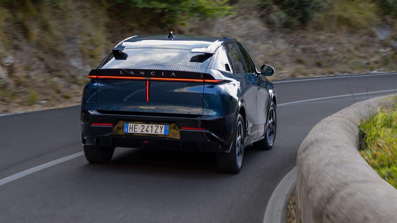 Lancia Gamma HF Integrale: Το ιταλικό ηλεκτρικό SUV που πετάει το γάντι στο Tesla Model Y