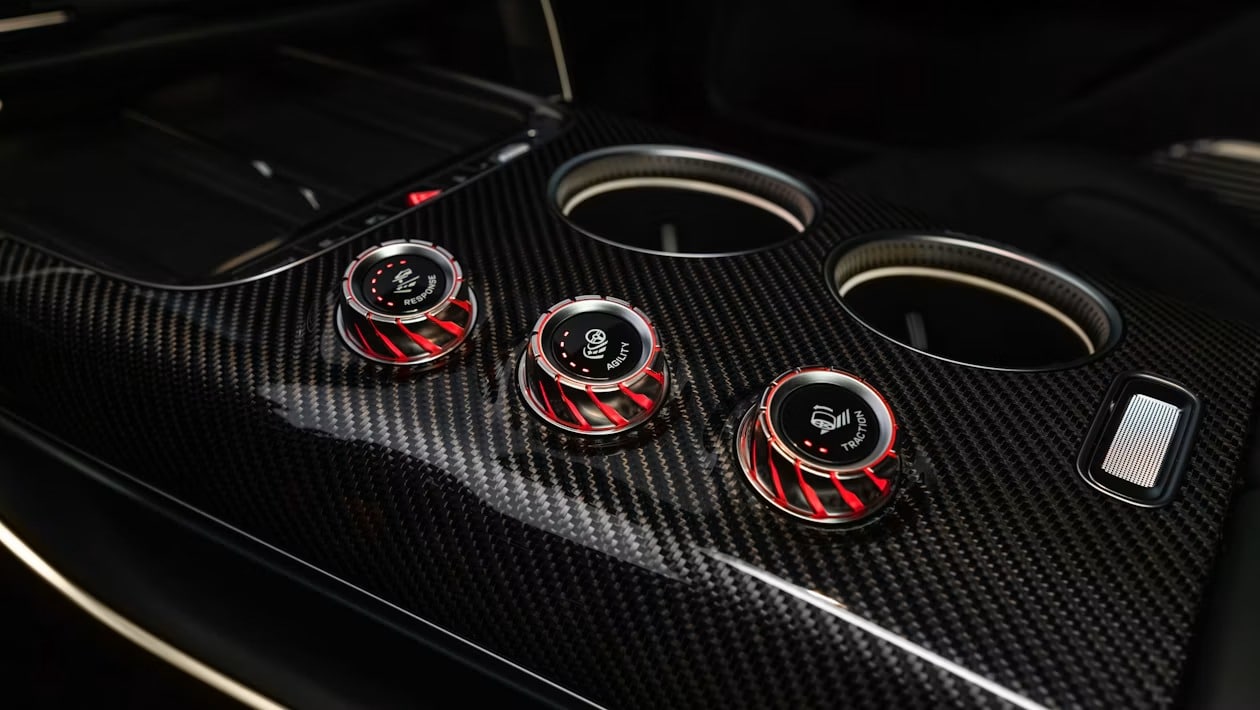 Νέο SUV Mercedes-AMG GT: Ο χειρότερος εφιάλτης της Porsche Cayenne είναι εδώ