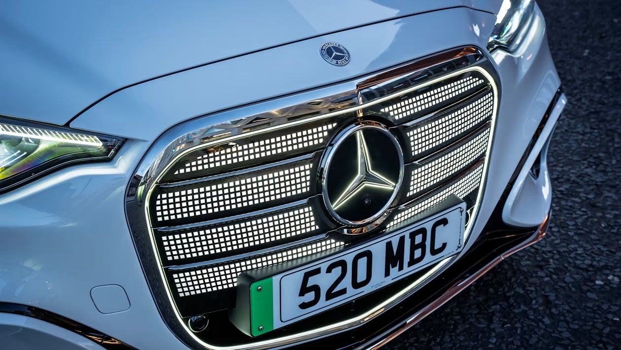 Η Mercedes C-Class έγινε ηλεκτρική – Δείτε πόσα χιλιόμετρα βγάζει