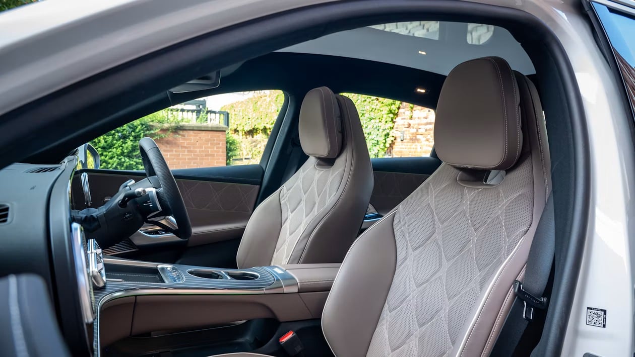 Η Mercedes C-Class έγινε ηλεκτρική – Δείτε πόσα χιλιόμετρα βγάζει