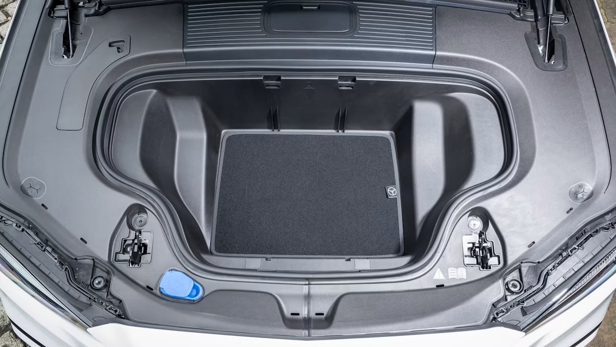Η Mercedes C-Class έγινε ηλεκτρική – Δείτε πόσα χιλιόμετρα βγάζει