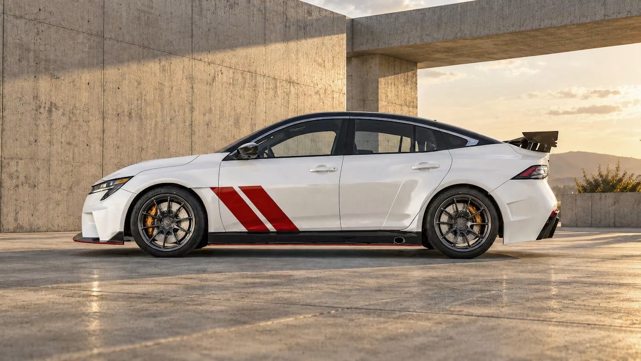 Nissan, φτιάξ' το! Το Sentra των 295 PS είναι ό,τι λείπει από τη γκάμα της