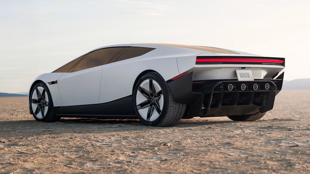 Το νέο Tesla Roadster αψηφά τη φυσική: 100 χλμ./ώρα σε 0,81 δευτερόλεπτα και… πτήση!