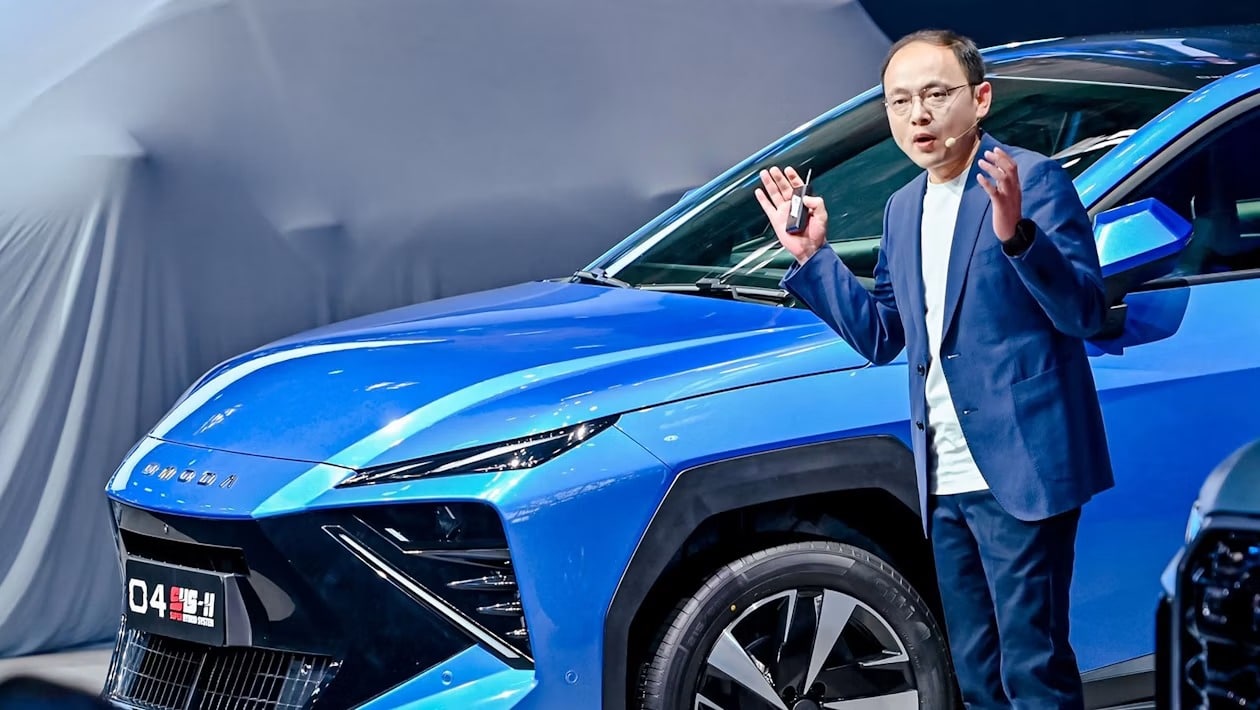 Πρεμιέρα στο Παρίσι για το Omoda 4: Το νέο SUV έρχεται στην Ευρώπη και «βγάζει μάτια»