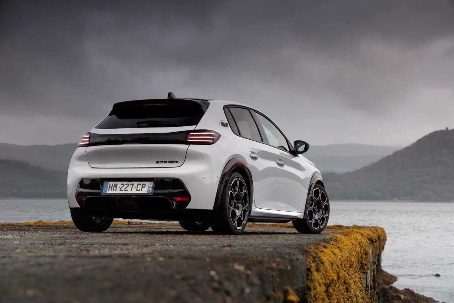 E-208 GTi: Ακατέργαστο ταλέντο