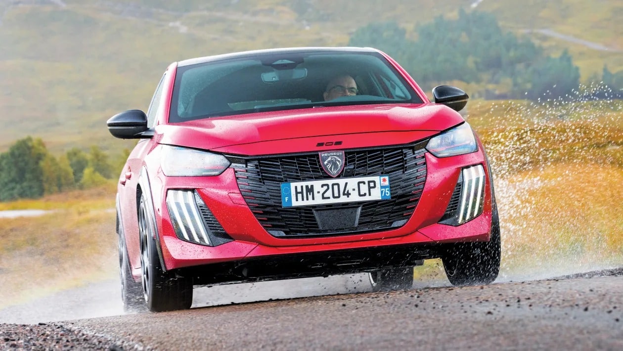Peugeot E-208 GTi vs Alpine A290: Γαλλικός εμφύλιος στα ηλεκτρικά hot hatch