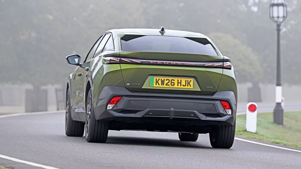Peugeot E-408: Κατανάλωση, χώροι και εργονομία στην καθημερινή χρήση