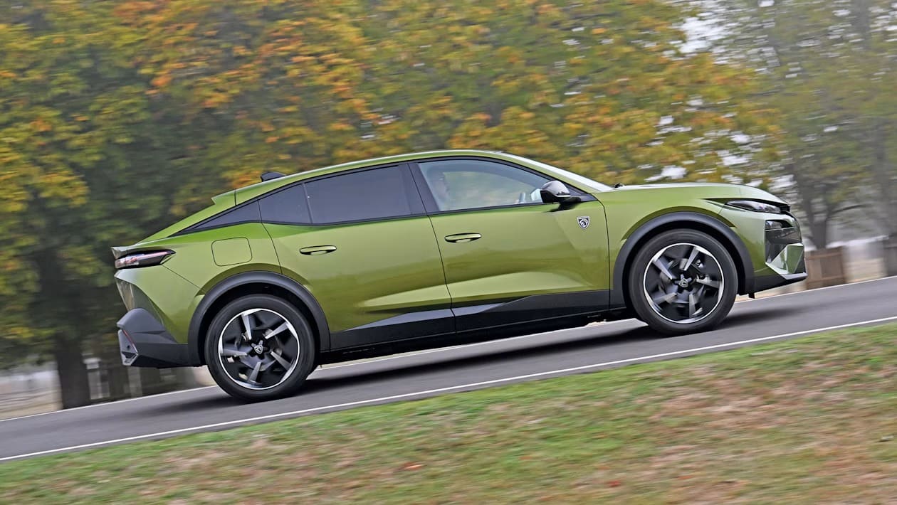 Peugeot E-408: Κατανάλωση, χώροι και εργονομία στην καθημερινή χρήση